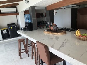 Dining - Casa Pelicano by B&G - Beach Front Villa Cancún Hotel Zone (Cancún)