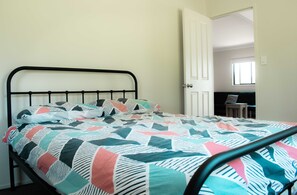 3 bedrooms, iron/ironing board, WiFi, bed sheets