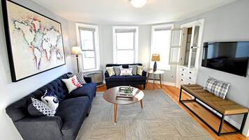 TV, fireplace, music library, stereo