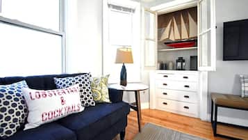 TV, fireplace, music library, stereo