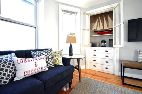 Convenient, Modern Thompson s Point 3-Bed Flat