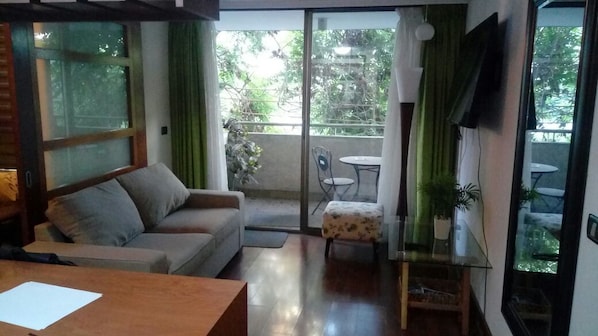 Télévision à écran plat