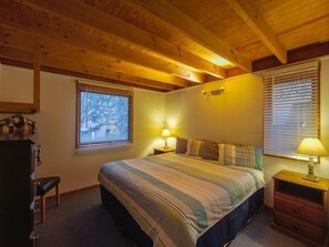 3 عدّة غرف نوم ومكواة/لوح كي وواي فاي مجانًا وملاءات أسرّة