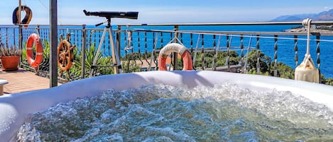 Bañera de hidromasaje exterior