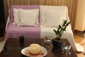 1 habitación, tabla de planchar con plancha, internet y ropa de cama