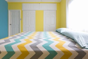 3 bedrooms, iron/ironing board, WiFi, bed sheets
