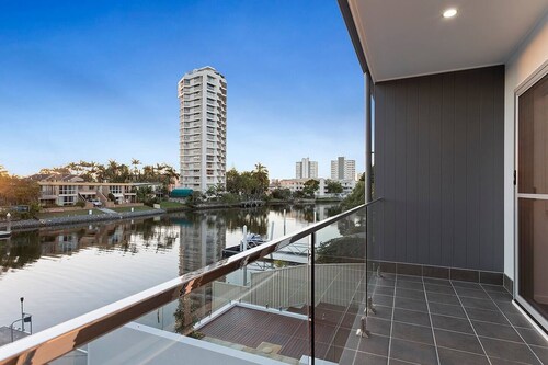 Bliss On Paradise Island