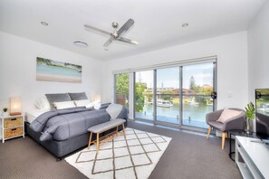 5 habitaciones, tabla de planchar con plancha, wifi y ropa de cama 