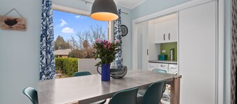 Hamilton house - private, central & sunny!