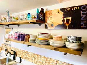 Dining - Home for 8 in the heart of downtown Pacific.  Walkable shops and restaurants (Pacific)