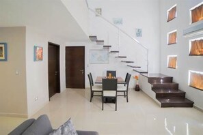 Interior - Modern PH one block to the beach (Playa del Carmen)