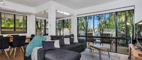 TV connectée, Netflix, services de streaming, chaîne hi-fi