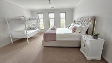 4 bedrooms, iron/ironing board, bed sheets, wheelchair access