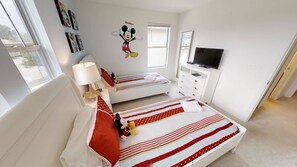 4 bedrooms, desk, iron/ironing board, free WiFi
