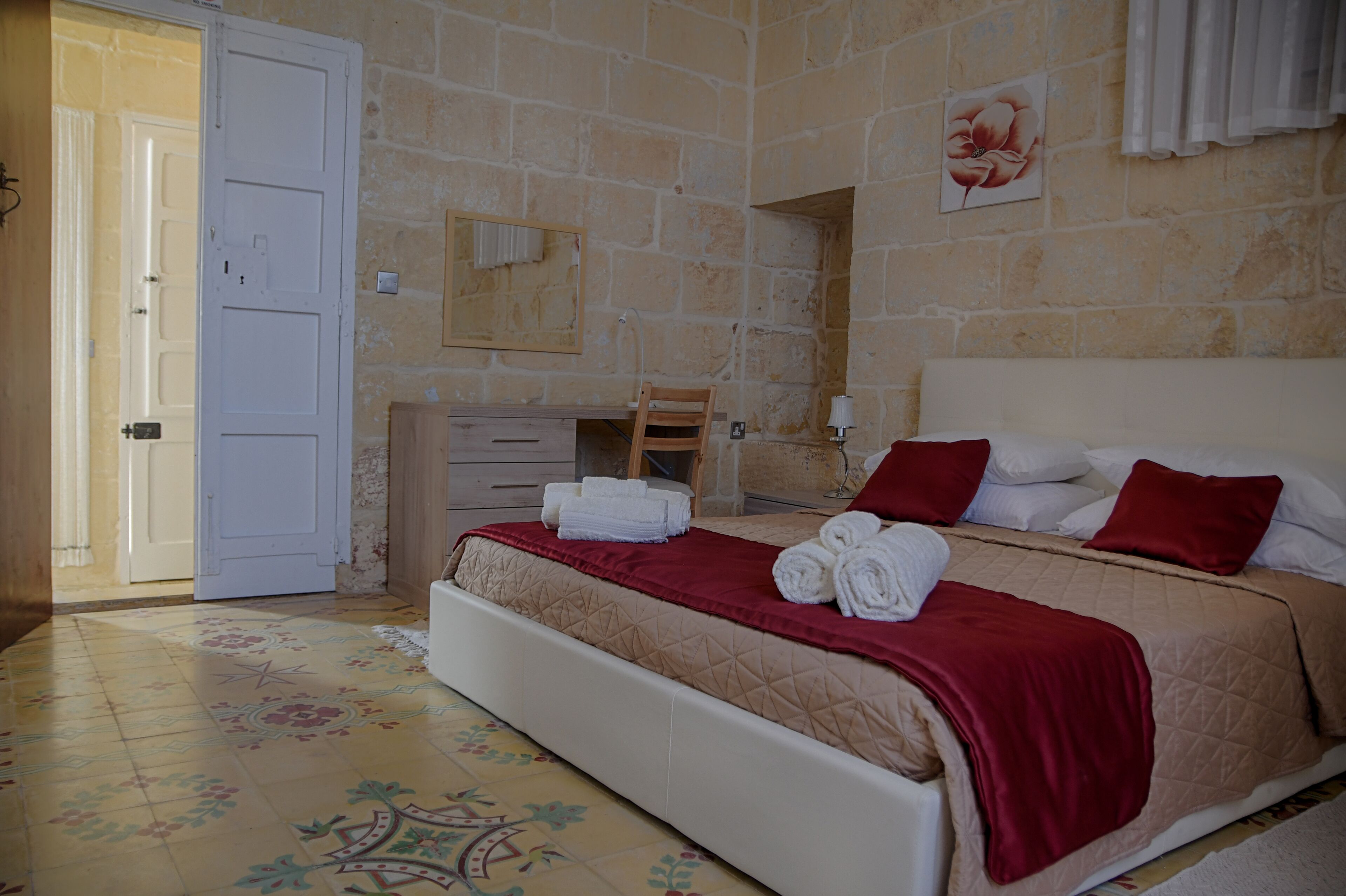 3 chambres, fer et planche à repasser, lit parapluie, Wi-Fi gratuit