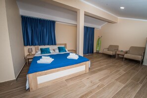 9 Schlafzimmer, Bügeleisen/Bügelbrett, Reisekinderbett, kostenloses WLAN