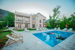 Pool - House with four apartments (Kotor)