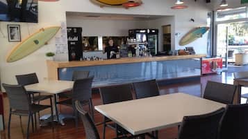 Bar (in der Unterkunft)