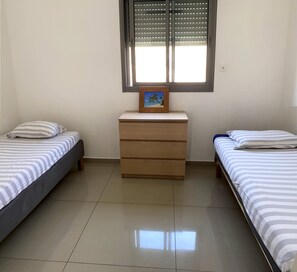 4 Schlafzimmer, schallisolierte Zimmer, Bügeleisen/Bügelbrett