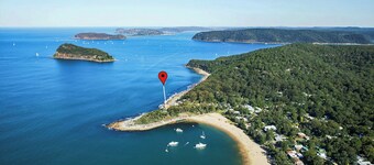'Seabreeze' a unique Waterfront/Beachside property