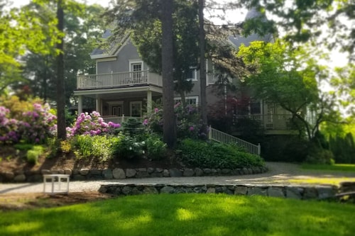 Harvard House: Make Your 2025 Family Gathering Unforgettable"