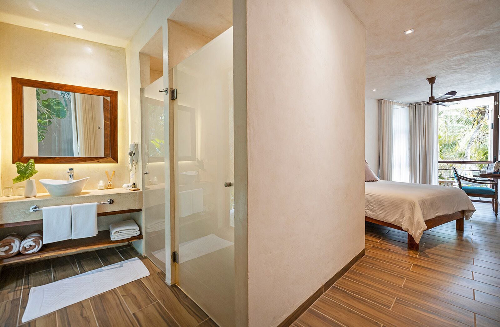 Quarto casal conforto, 1 cama Queen, para não fumantes, vista parcial para o mar | Roupas de cama de algodão egípcio, roupas de cama premium