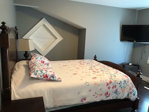 1 bedroom, iron/ironing board, WiFi (free), bed sheets