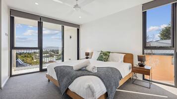 4 bedrooms, WiFi, bed sheets