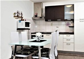 تناول الطعام