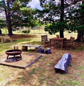 Outdoor dining - White Croft country cottage (Ross)