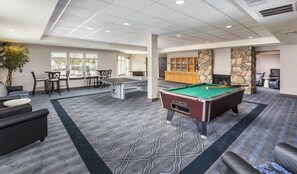 Spielezimmer