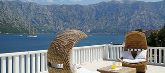 PENTHOUSE STOLIV 14 beds SPA/POOL 5 m/sea Priv.Jetty Pebble Beach Sunbeds