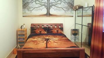 1 bedroom, iron/ironing board, internet, bed sheets