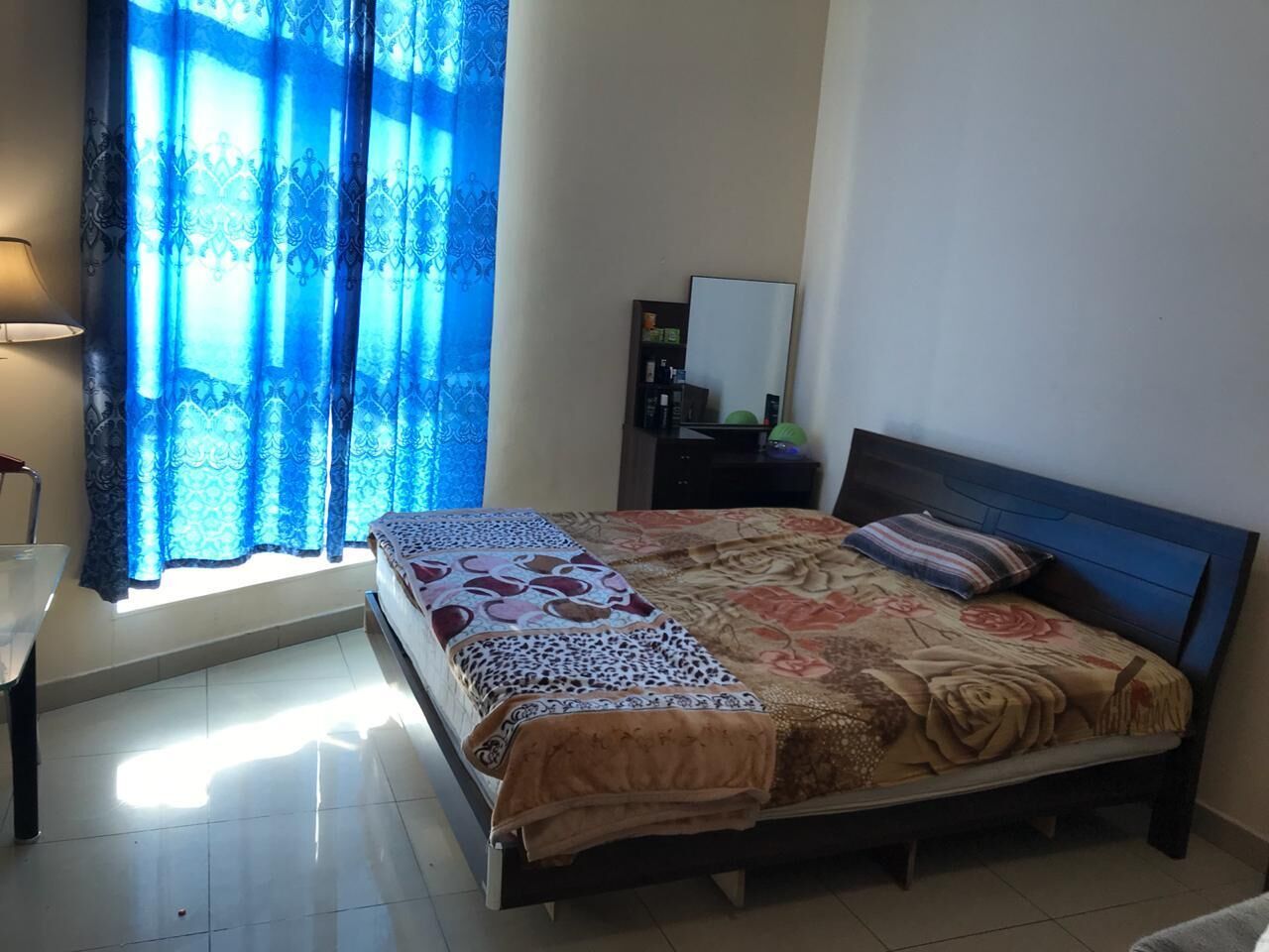 Iron/ironing board, WiFi, bed sheets, wheelchair access