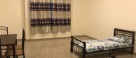 Ferros/tábuas de passar roupa, Wi-Fi, roupa de cama