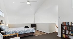 4 bedrooms, iron/ironing board, free WiFi, bed sheets