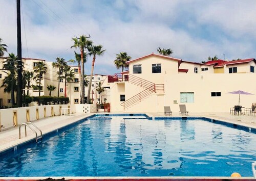 BEAUTIFUL CONDO IN ROSARITO (VILLA SERENA)