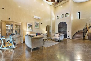 Interior - A Beautiful Villa in Reserva Conchal on the Robert Trent Jones Jnr Golf Course. (Reserva Conchal)