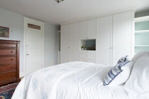 4 chambres, fer et planche à repasser, lit parapluie, Wi-Fi gratuit