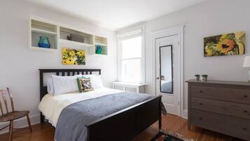 4 bedrooms, iron/ironing board, free WiFi, bed sheets