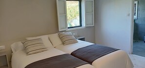 2 bedrooms, desk, iron/ironing board, free WiFi - CASA DA VIÑA (Nogueira de Ramuín - Ourense) Ribeira Sacra  (Ourense)