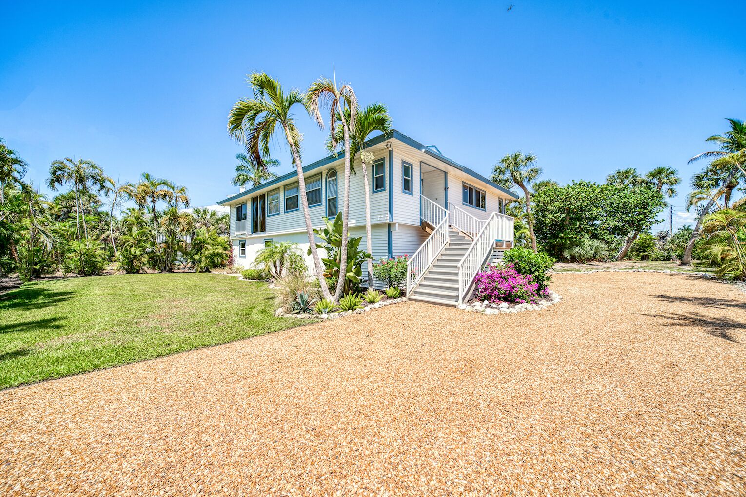 Junonia Dreaming: Stunning & Secluded Pool Home Close to Sanibel Beaches!