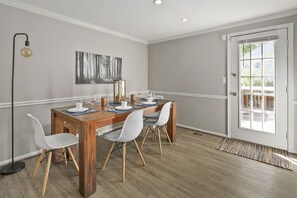 Dining - AsburyHill: Fenced In & Private Yard, 40 Mins to DC (Sterling)