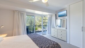 3 bedrooms, iron/ironing board, free WiFi, wheelchair access