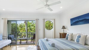 Unclassified image, 5 of 31, button - TIGERLILY'S@BELONGIL BEACH, Byron Bay, 100 metres to Belongil Beach, Pool (Byron Bay)