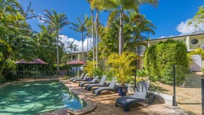 Unclassified image, 4 of 31, button - TIGERLILY'S@BELONGIL BEACH, Byron Bay, 100 metres to Belongil Beach, Pool (Byron Bay)