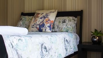 7 bedrooms, iron/ironing board, WiFi, bed sheets