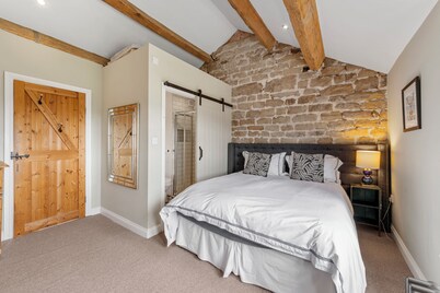 Luxury boutique cottage with hot tub set on Yorkshire Moors
