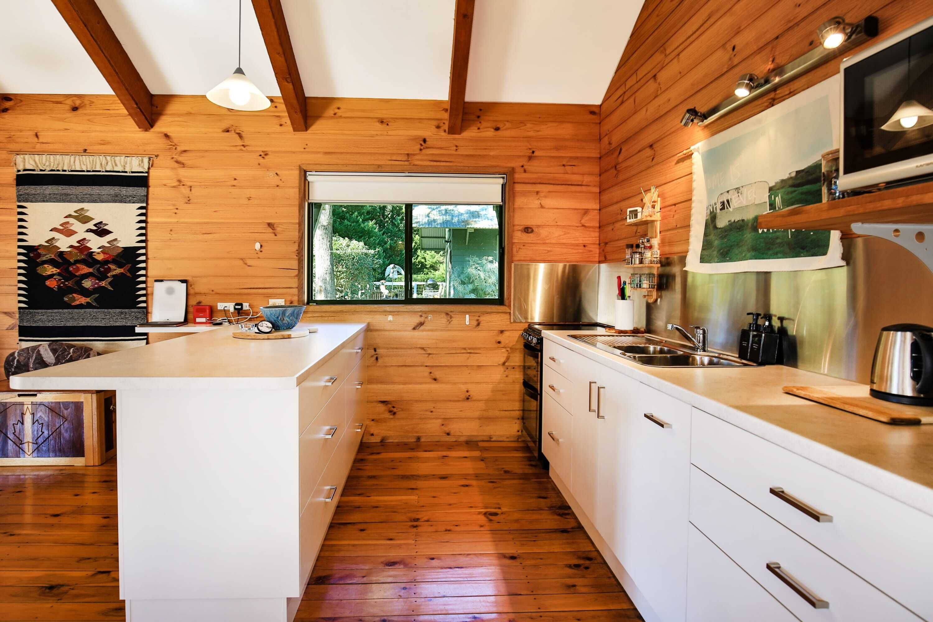 Fridge, microwave, oven, coffee/tea maker