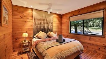 1 chambre, fer et planche à repasser, lit parapluie